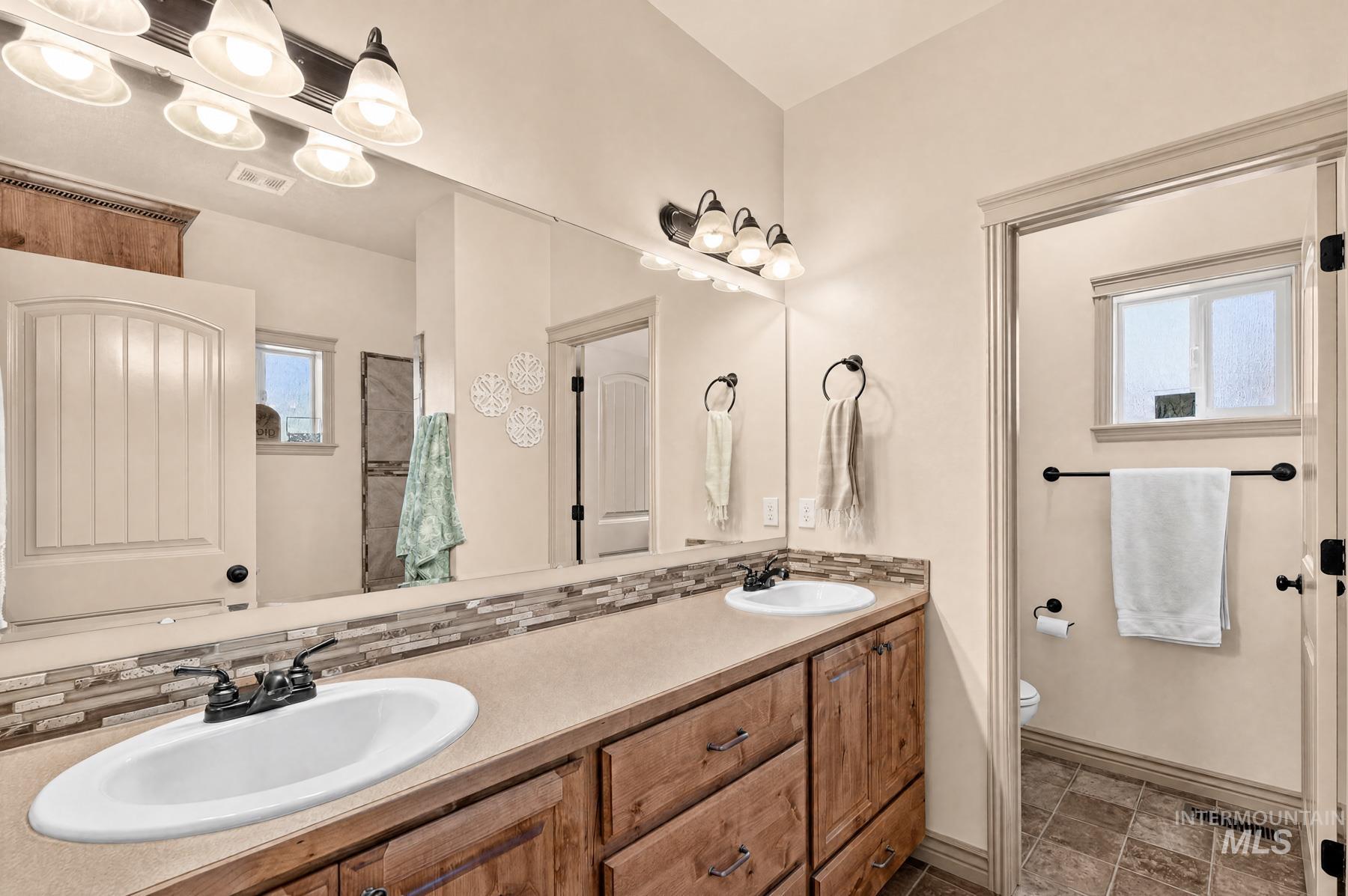 1424 W Raelin Drive Property Photo 17