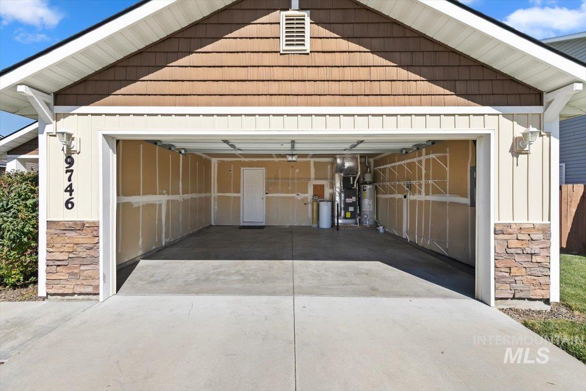 9746 W Bigwood Dr Property Photo 32