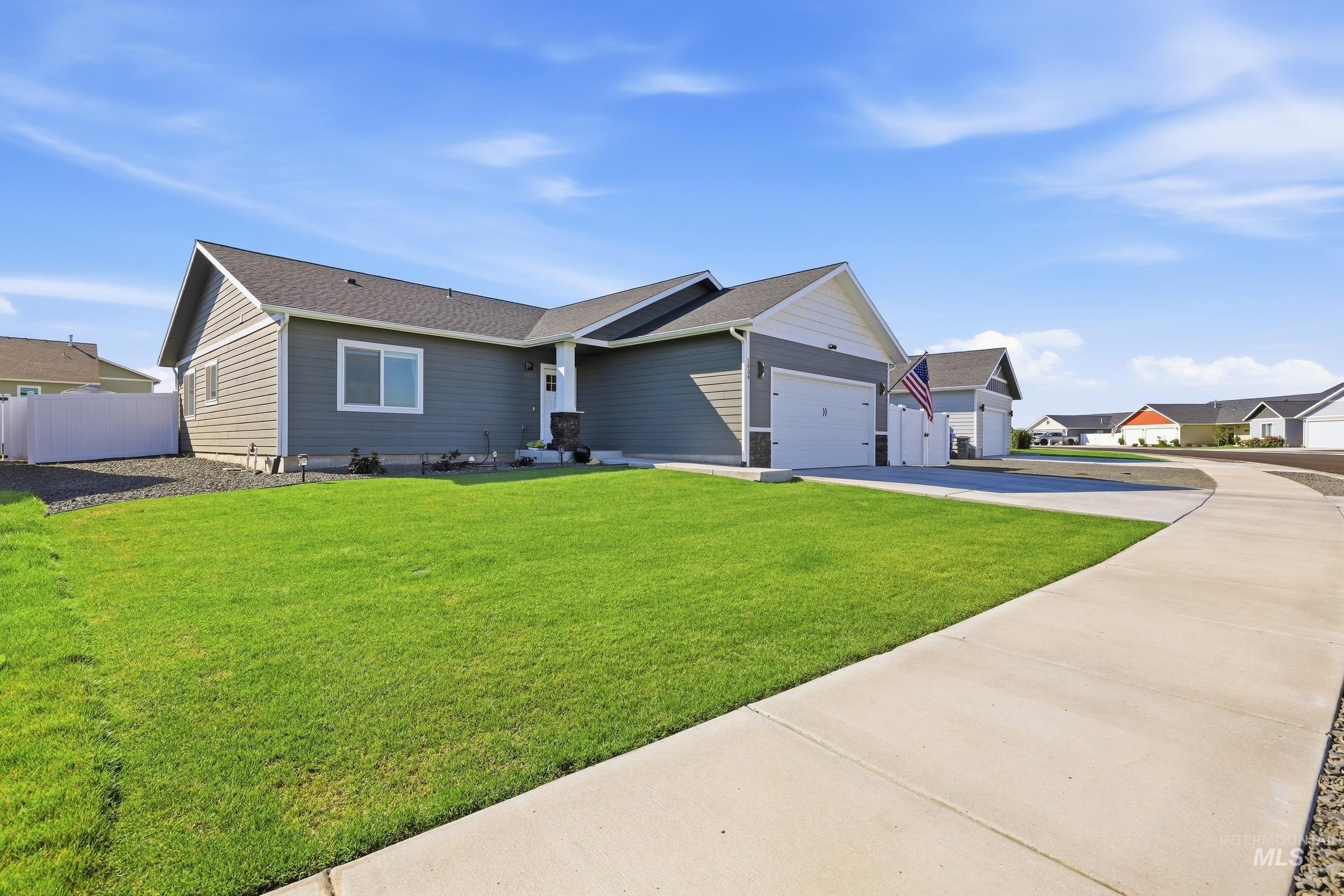 1434 Horizon Ct. Property Photo 2