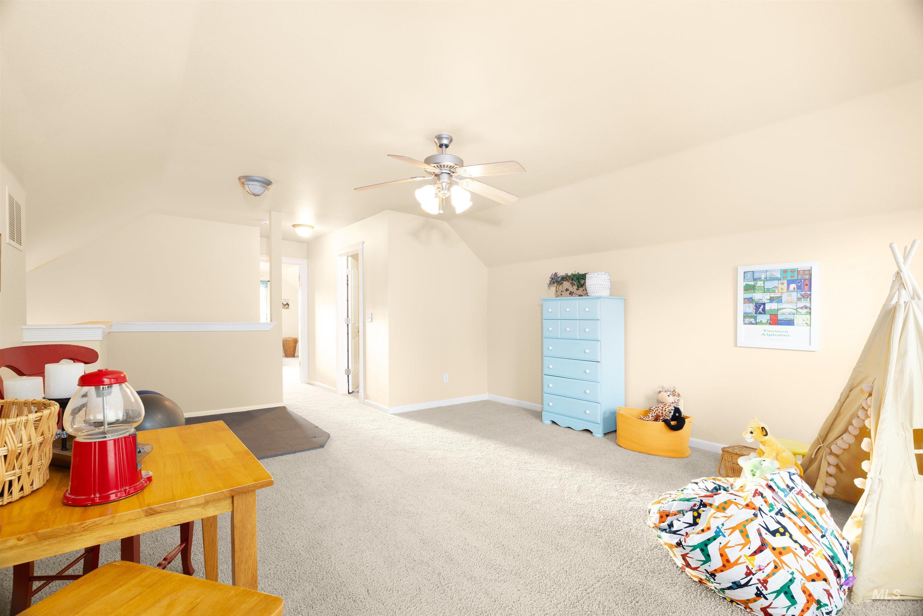 4048 N Tallgrass Ave Property Photo 25