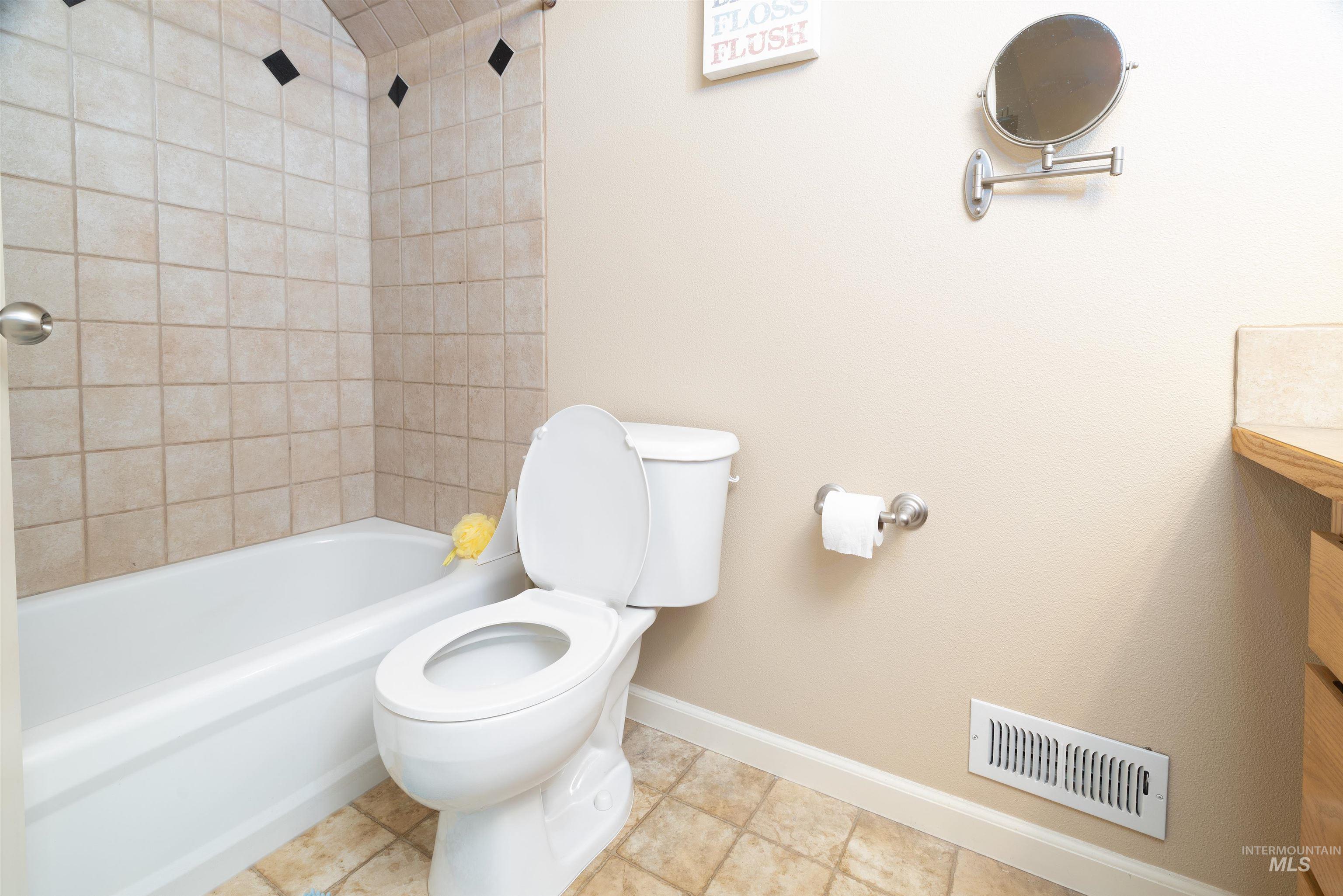 4048 N Tallgrass Ave Property Photo 27
