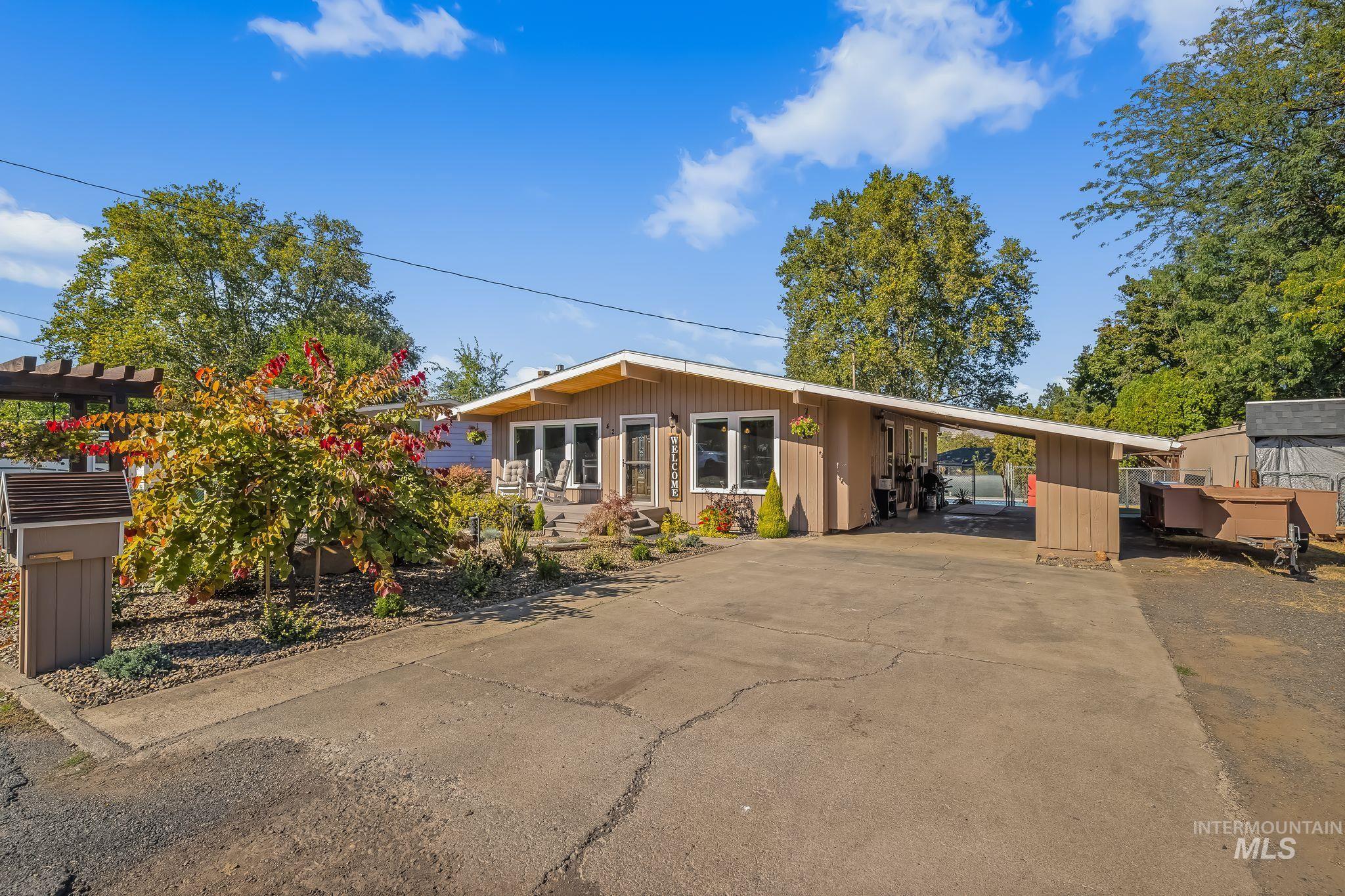 421 Park Drive Property Photo 1