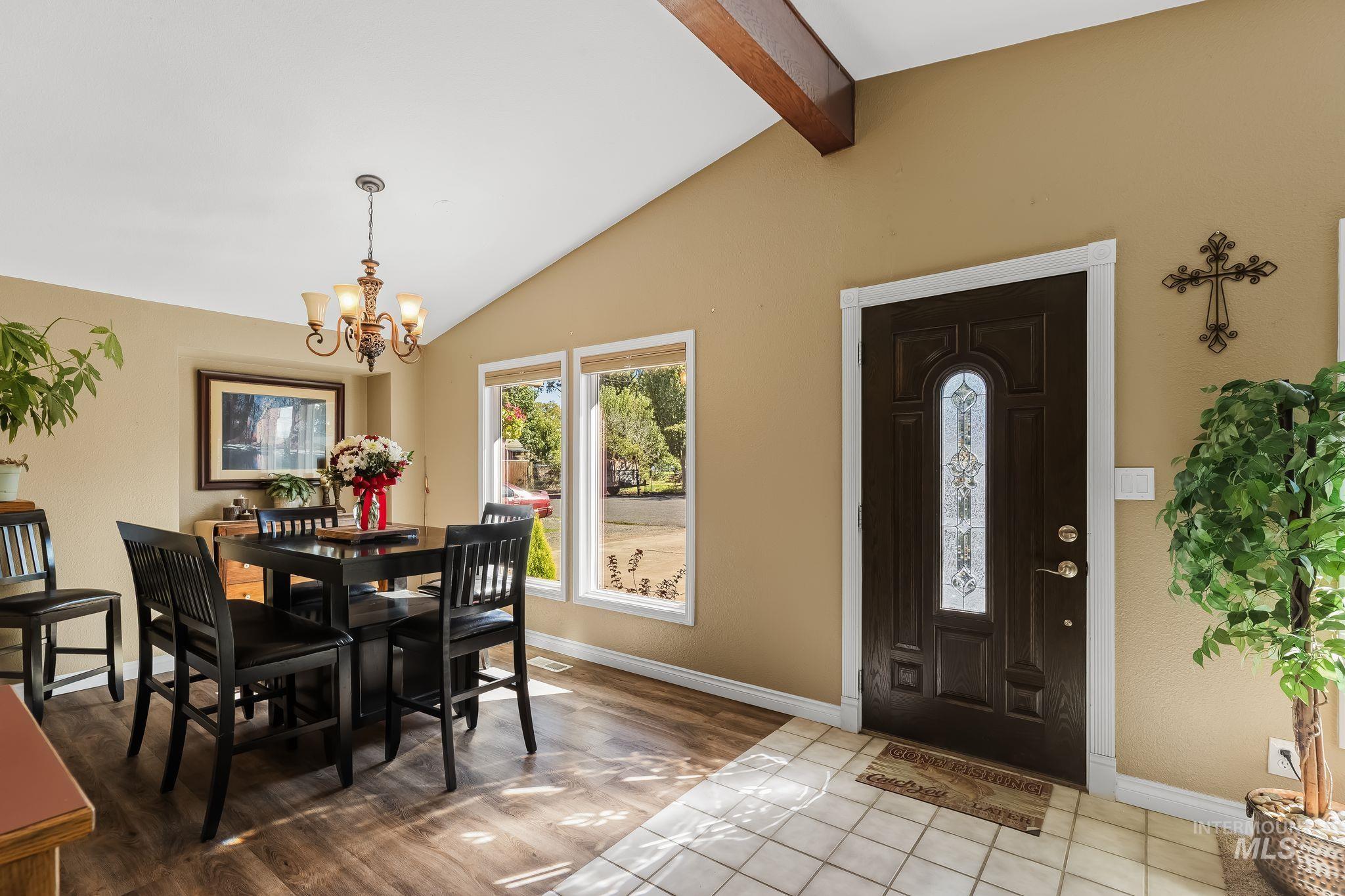 421 Park Drive Property Photo 4