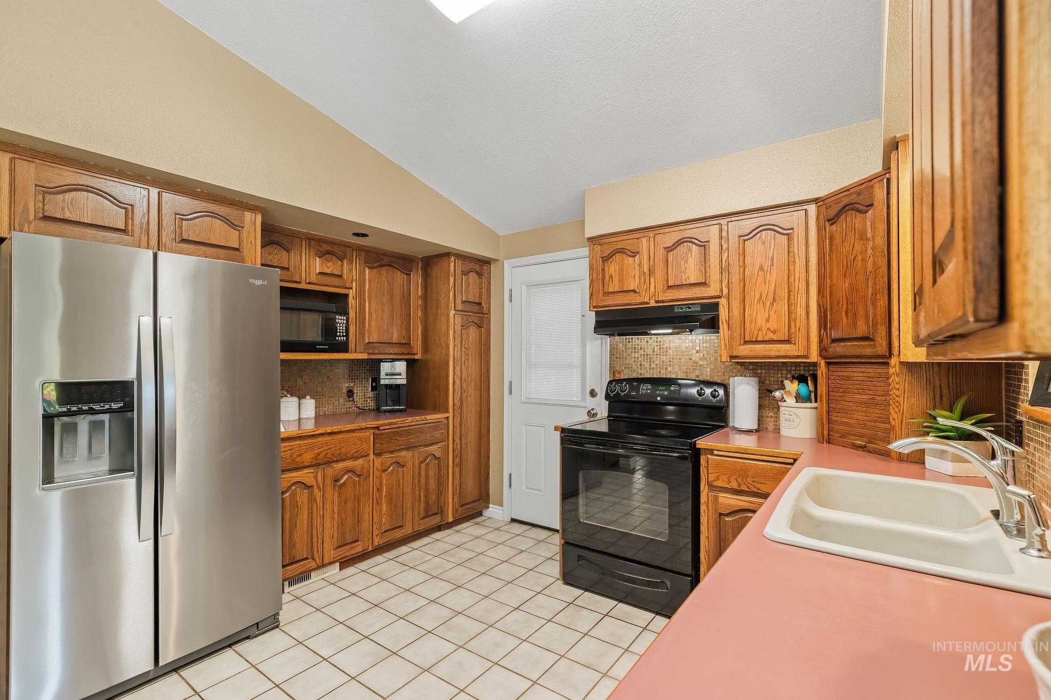 421 Park Drive Property Photo 11