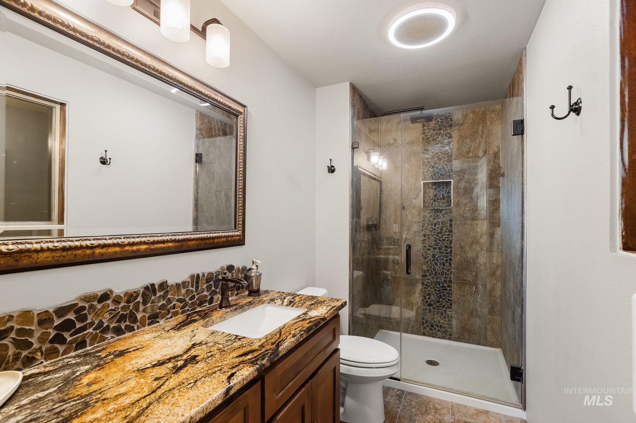421 Park Drive Property Photo 12