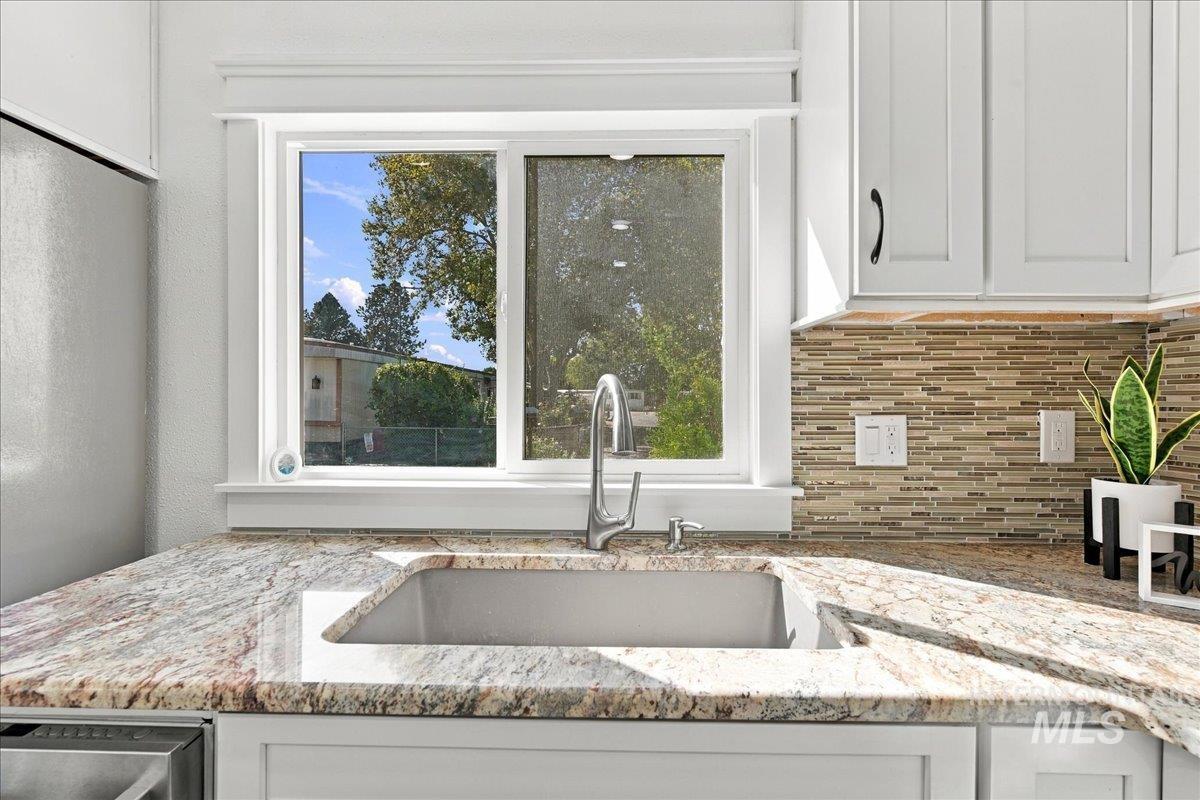 1508 E Main Street Property Photo 12