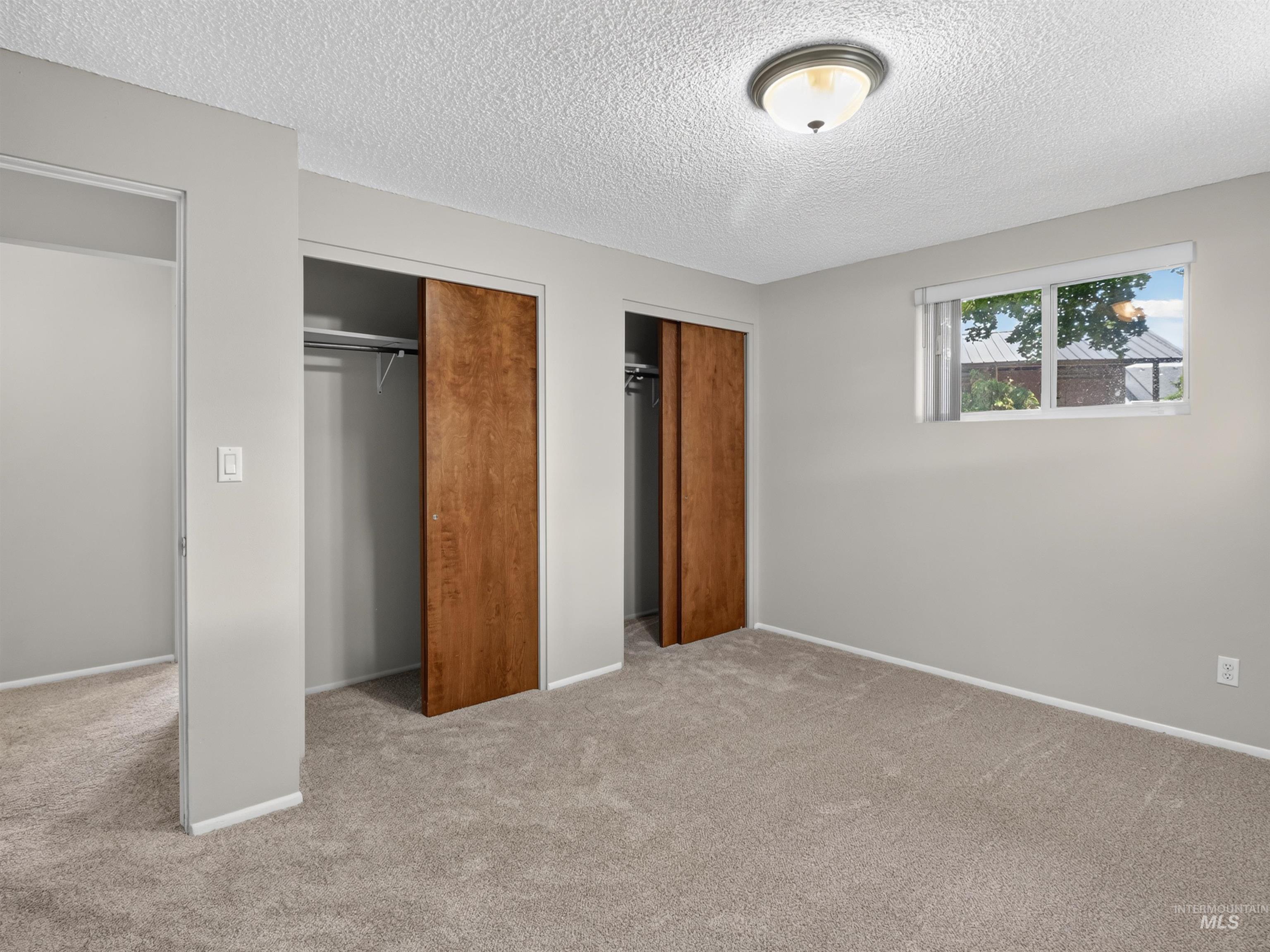 2590 S Cloverdale Rd Property Photo 24