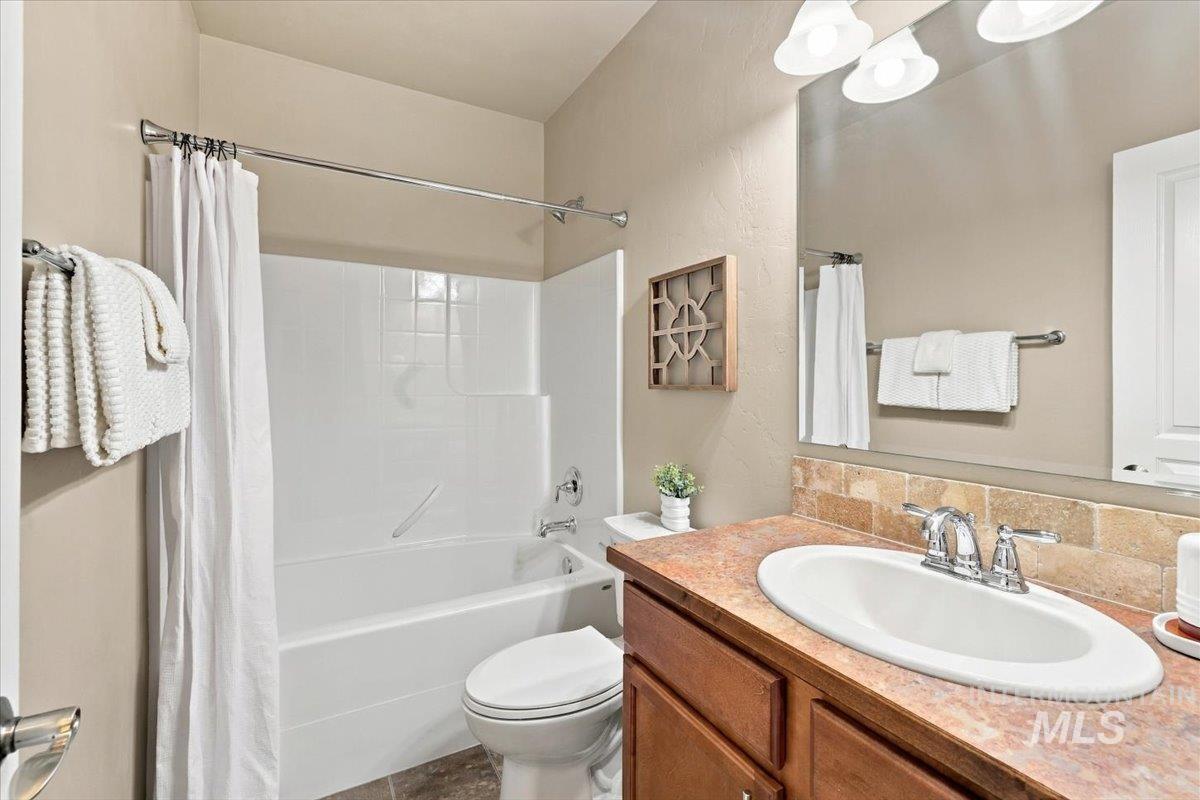 7733 N Abe Avenue Property Photo 32