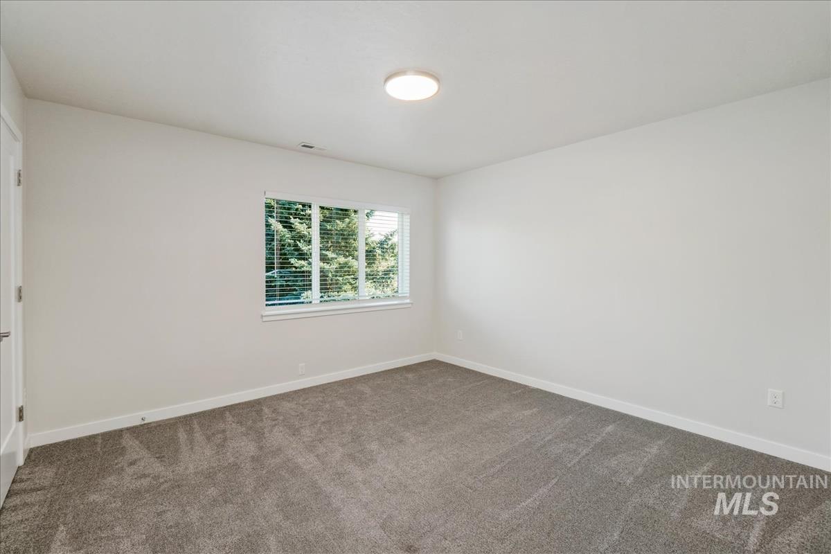3242 S Annett Avenue Property Photo 33