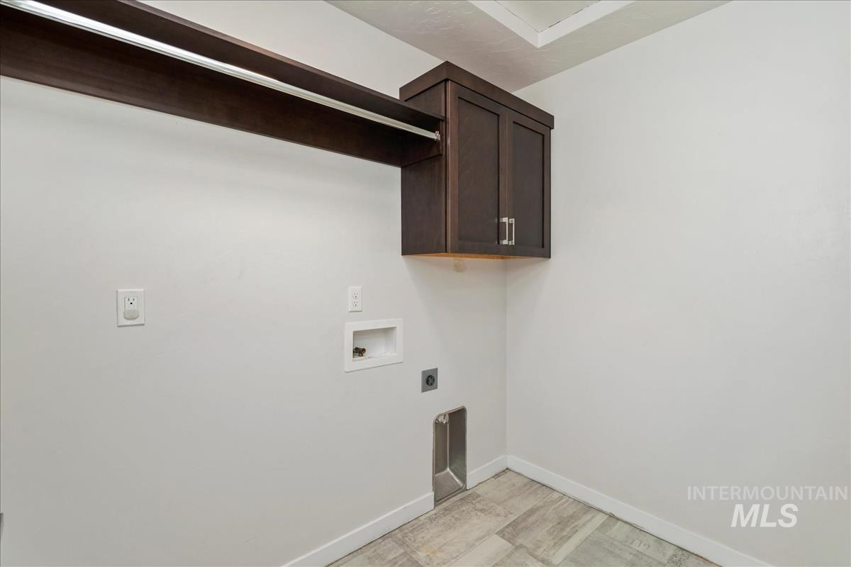 3242 S Annett Avenue Property Photo 38