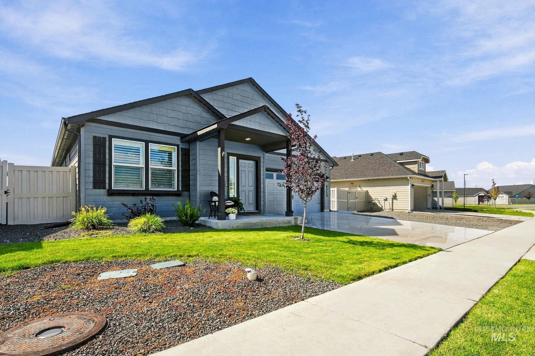 4939 E Patchwork Dr Property Photo 4