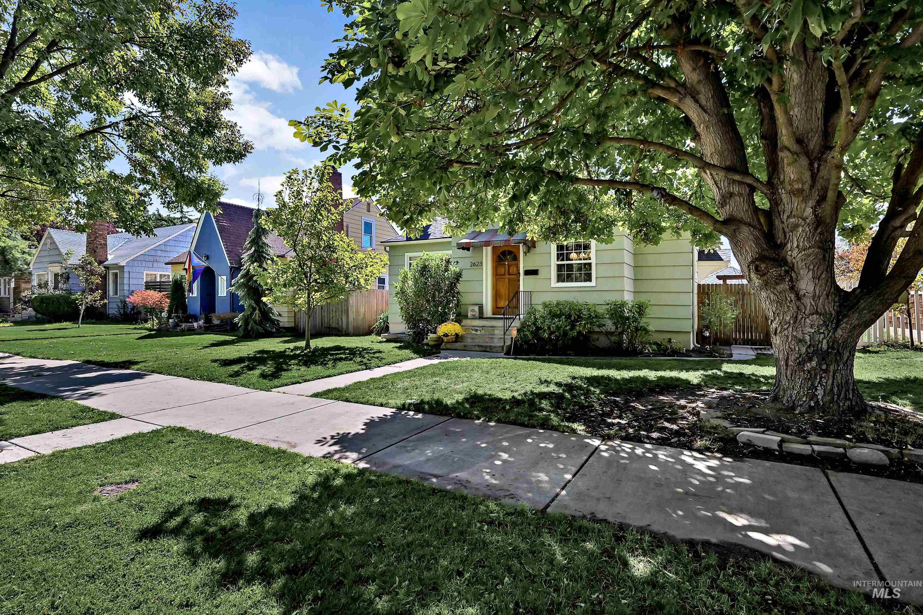 2623 W Ellis Avenue Property Photo 4