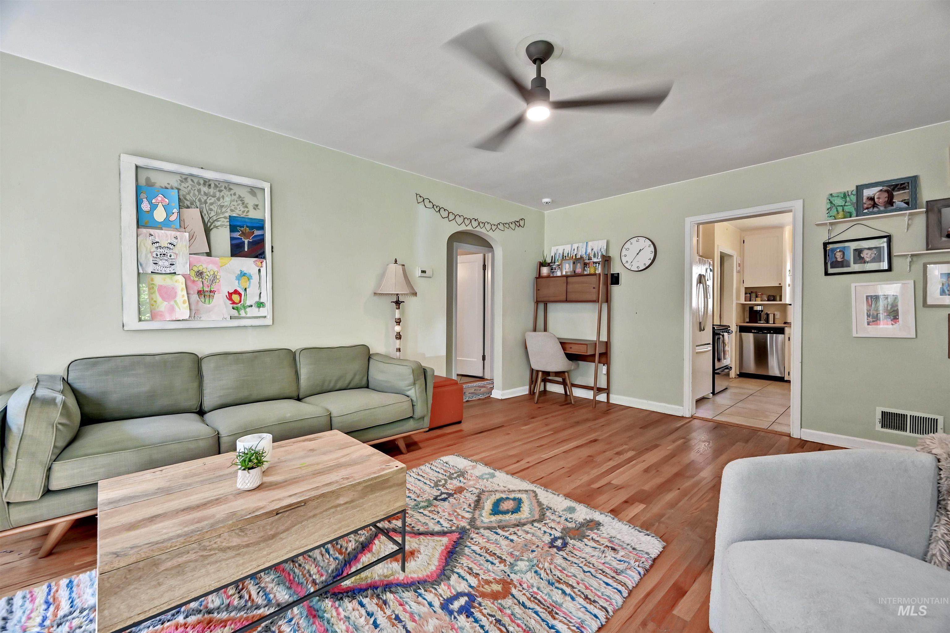 2623 W Ellis Avenue Property Photo 6
