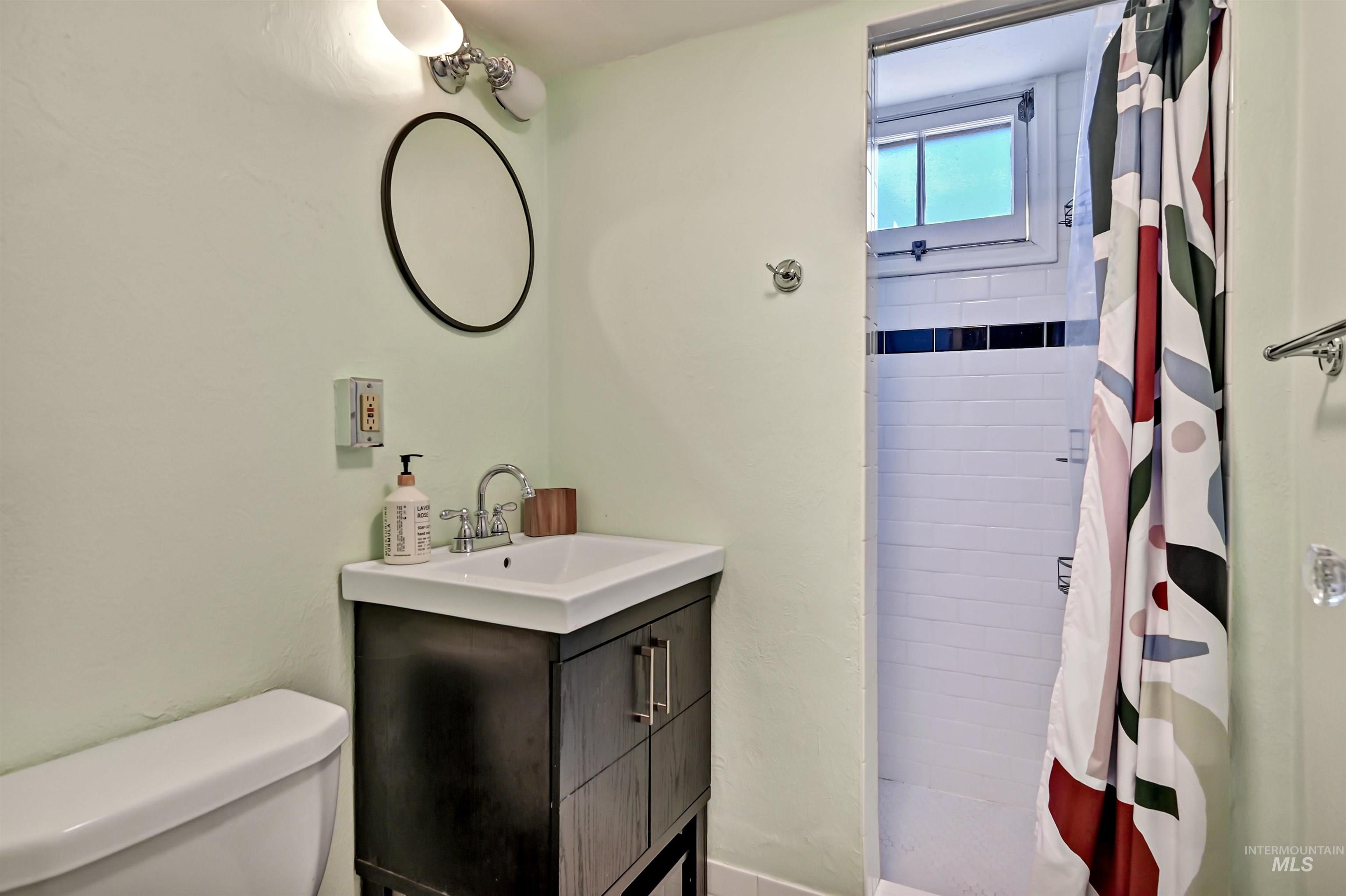 2623 W Ellis Avenue Property Photo 15