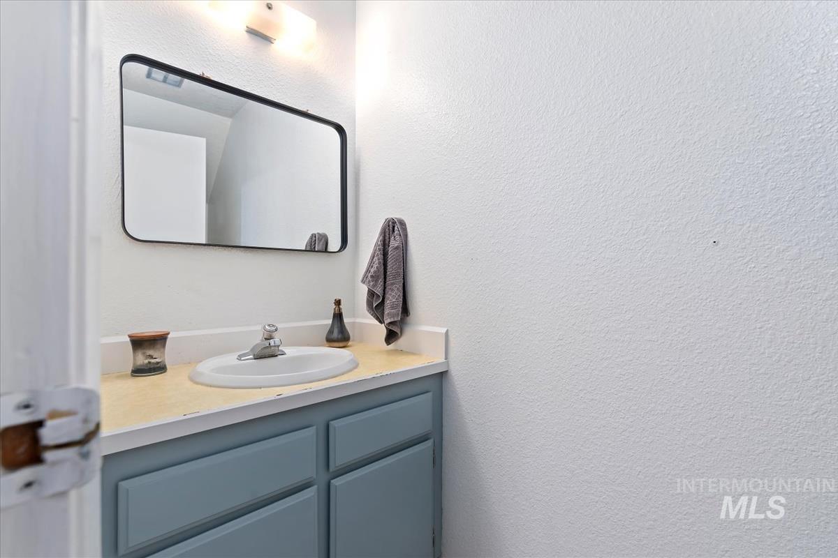 6879 W Maxwell Ln Property Photo 7