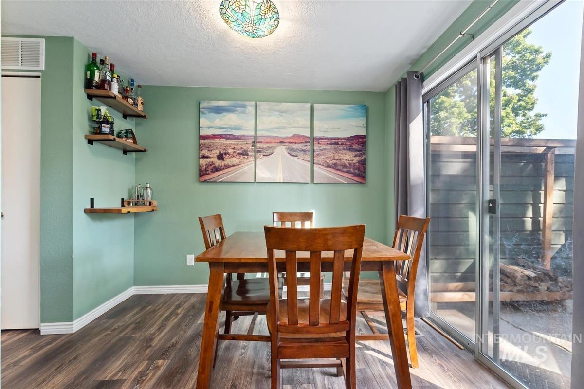 6879 W Maxwell Ln Property Photo 9
