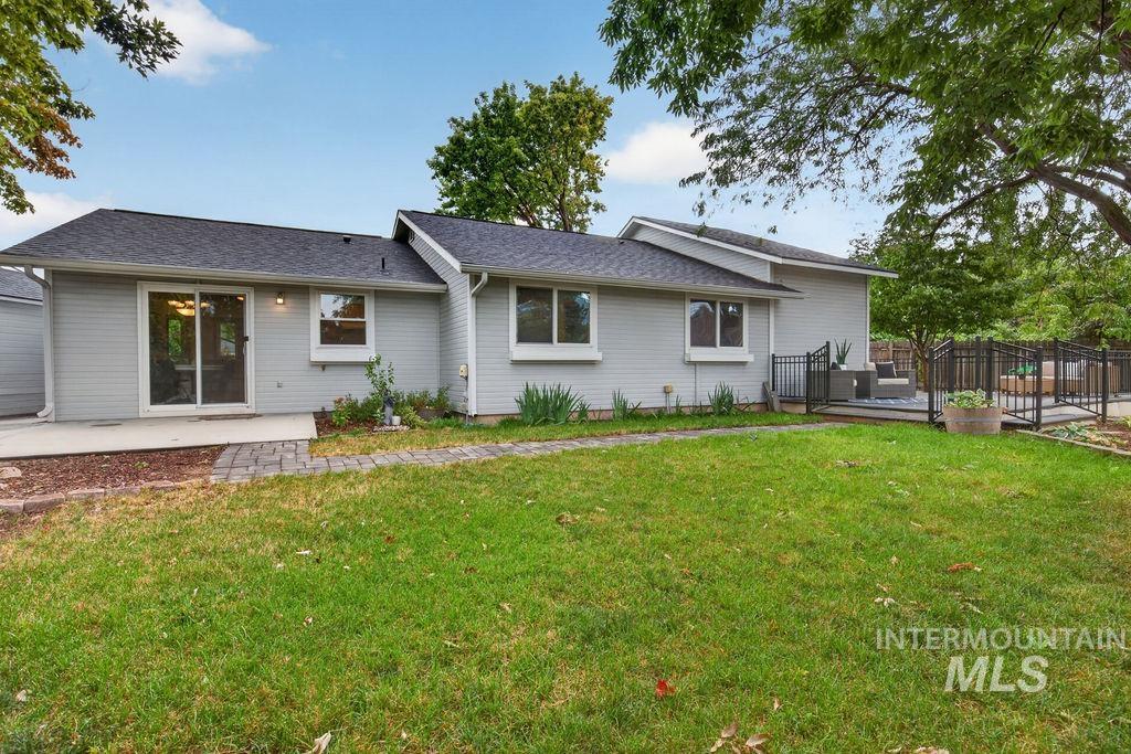 2239 N Carissa Pl Property Photo 36