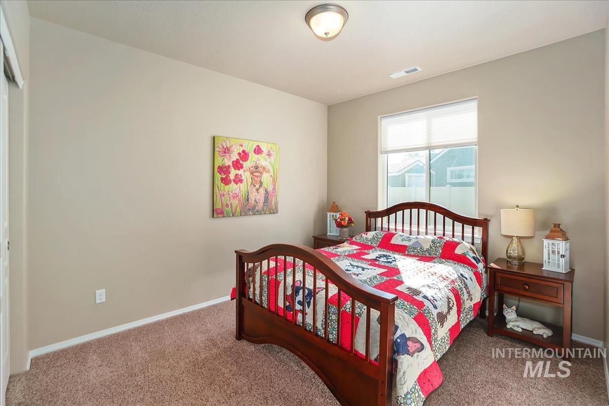 1498 N Steens Ave Property Photo 21