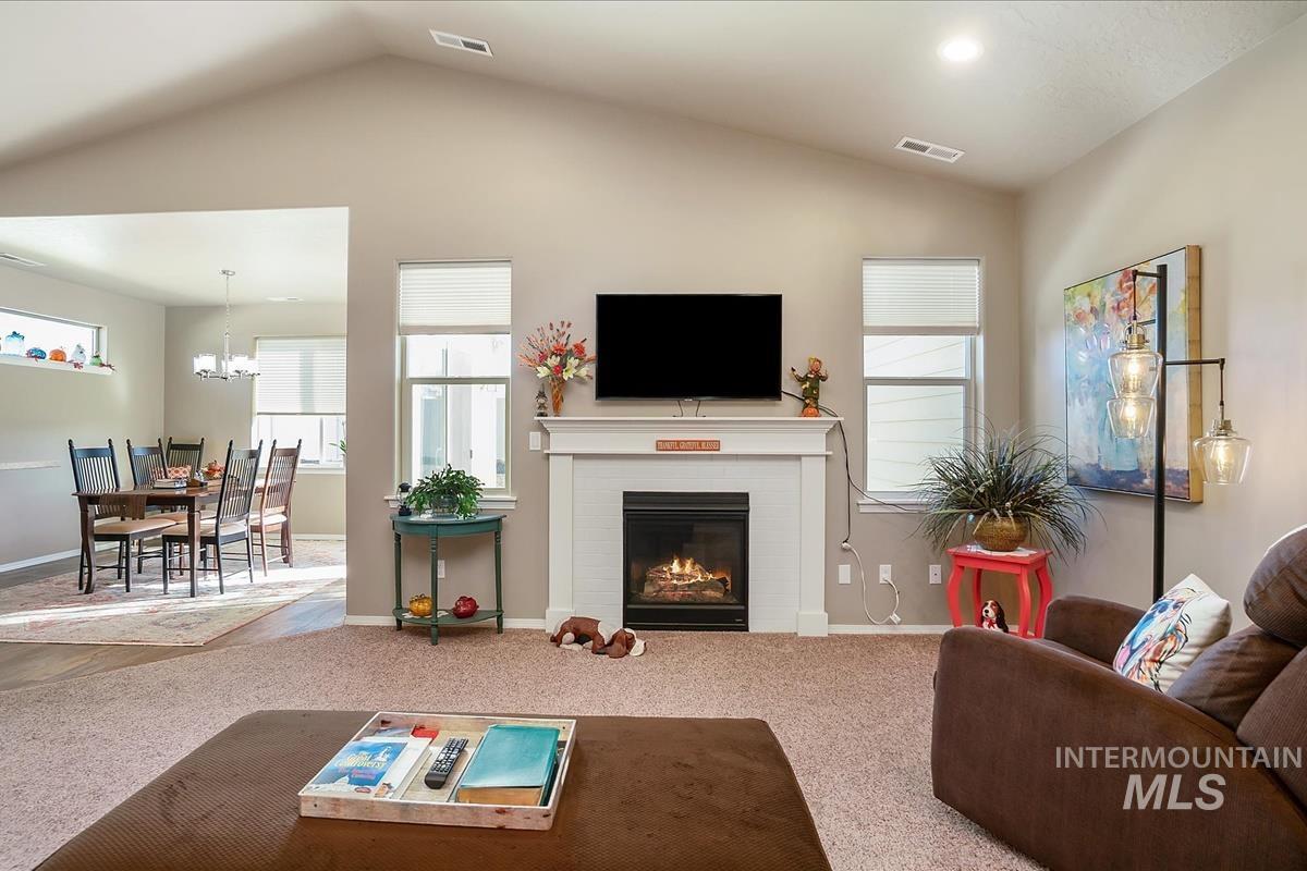 1498 N Steens Ave Property Photo 25