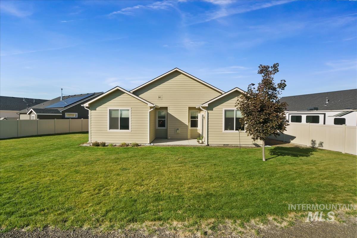 1498 N Steens Ave Property Photo 30