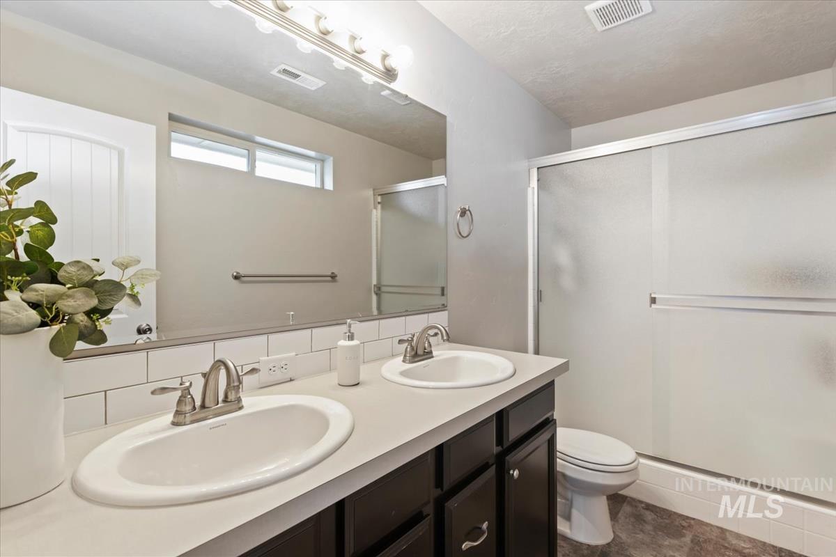 188 W Halpin St Property Photo 29