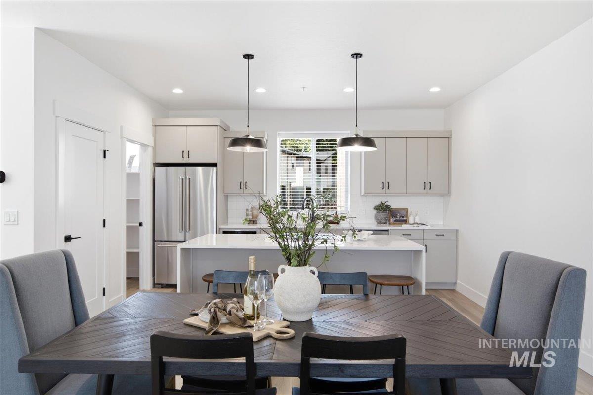 1709 S Federal Way Property Photo 1