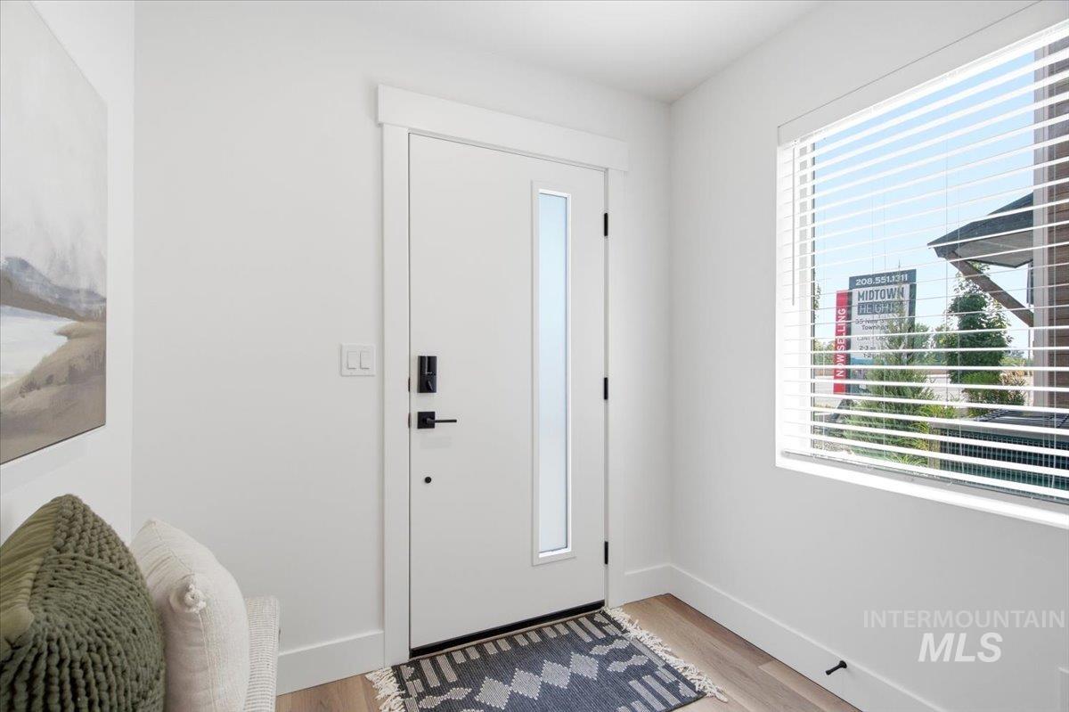 1709 S Federal Way Property Photo 2