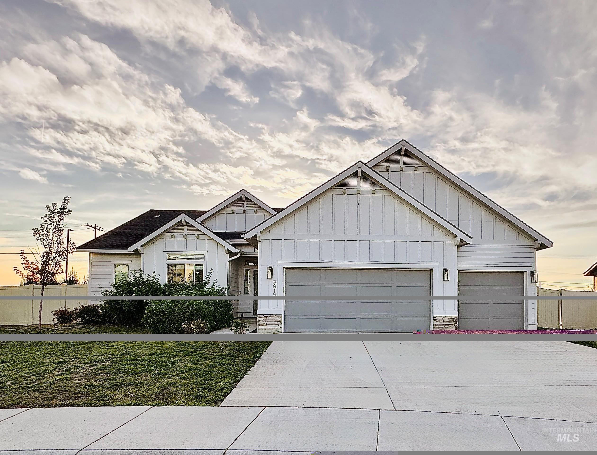 2815 N Klemmer Avenue Property Photo 1