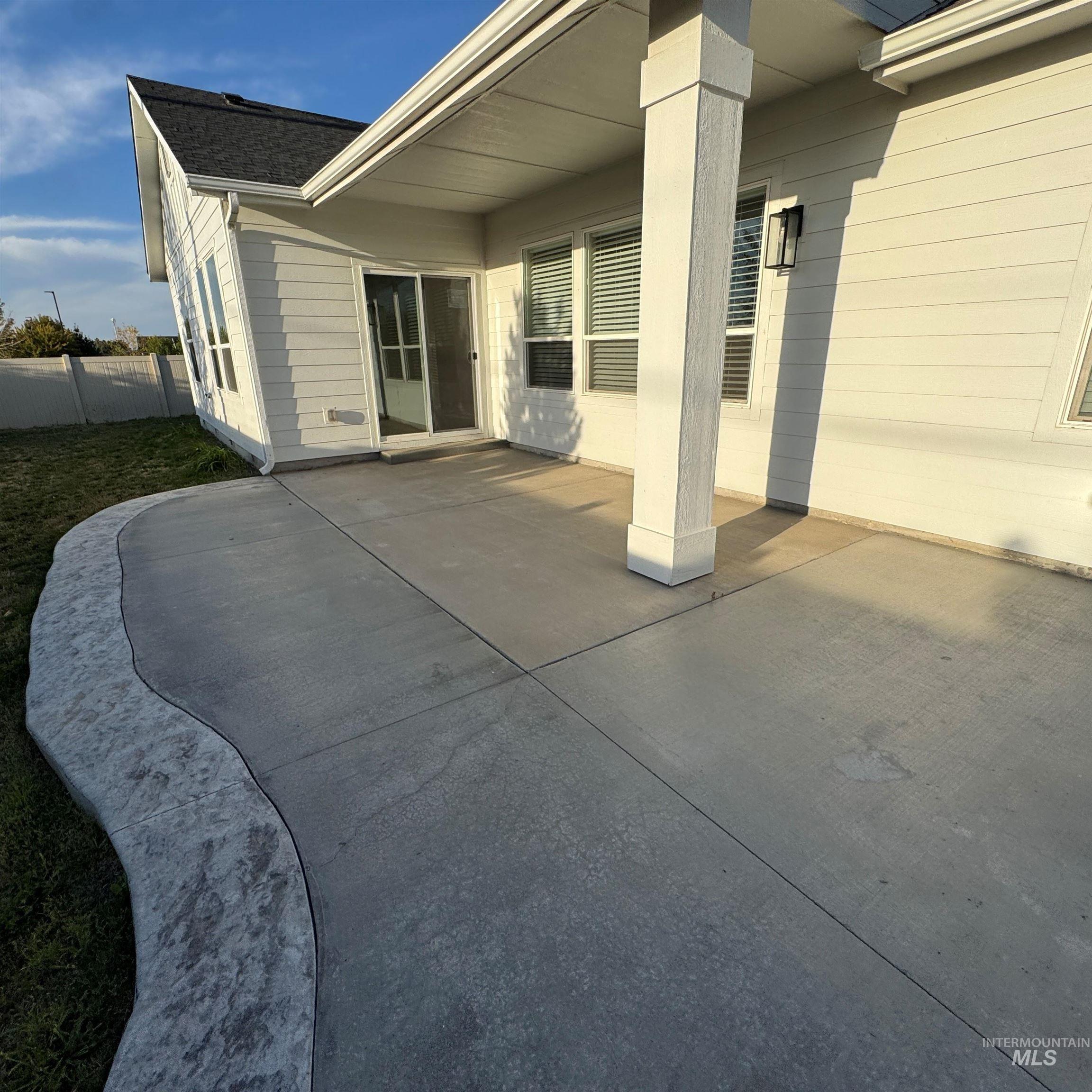 2815 N Klemmer Avenue Property Photo 8