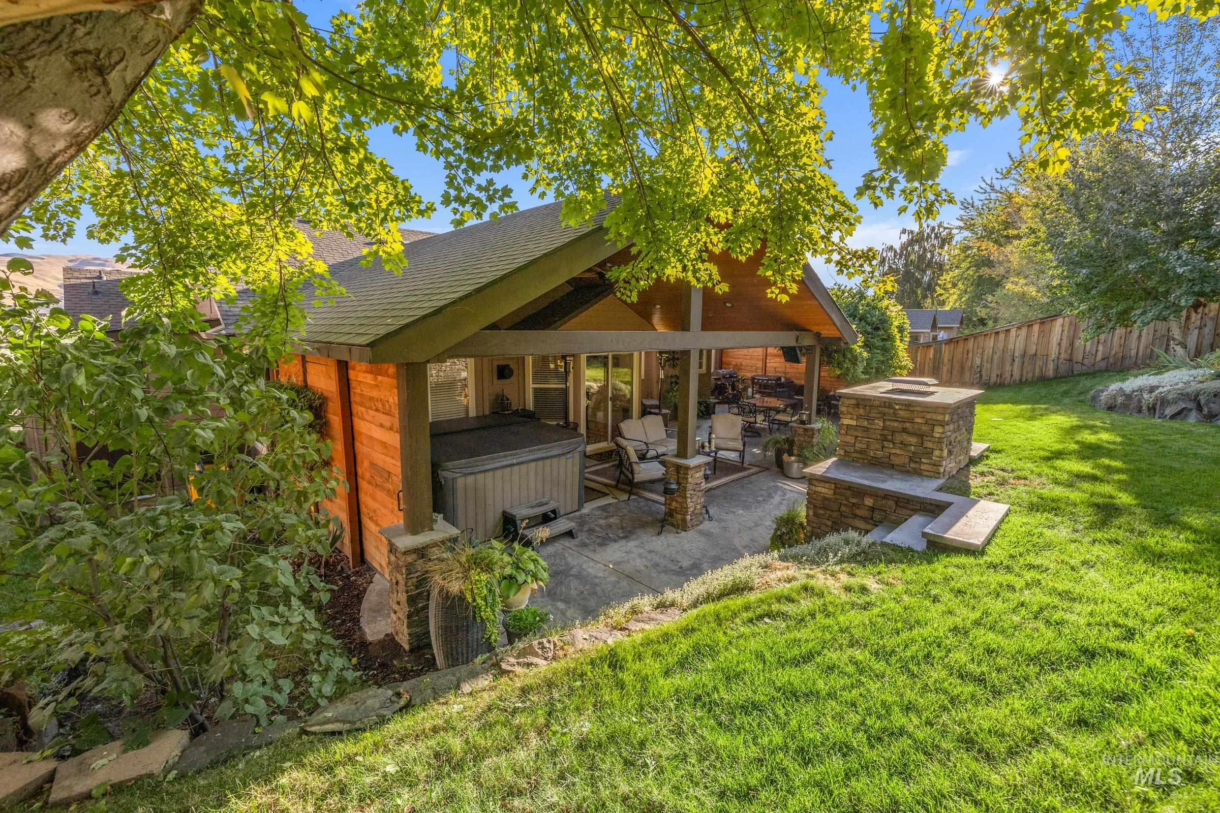 4049 E Trekker Rim Dr Property Photo 1