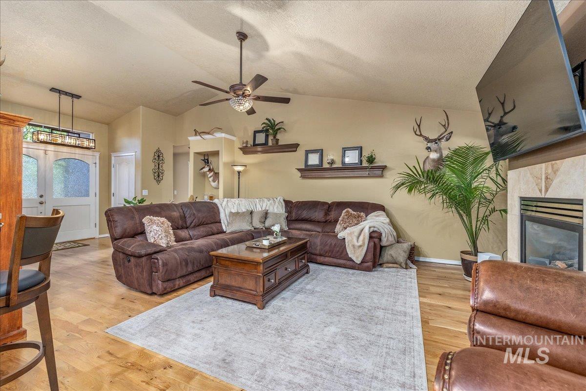 4049 E Trekker Rim Dr Property Photo 6