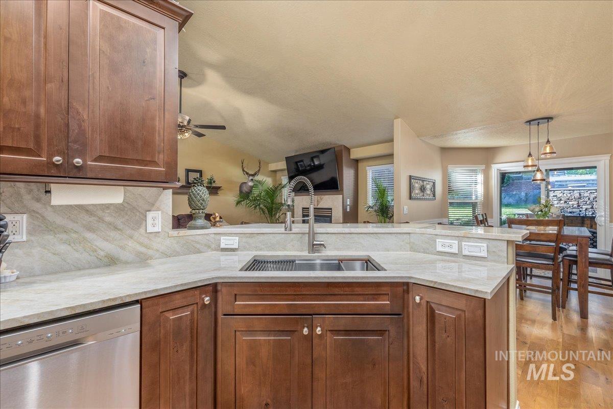 4049 E Trekker Rim Dr Property Photo 10