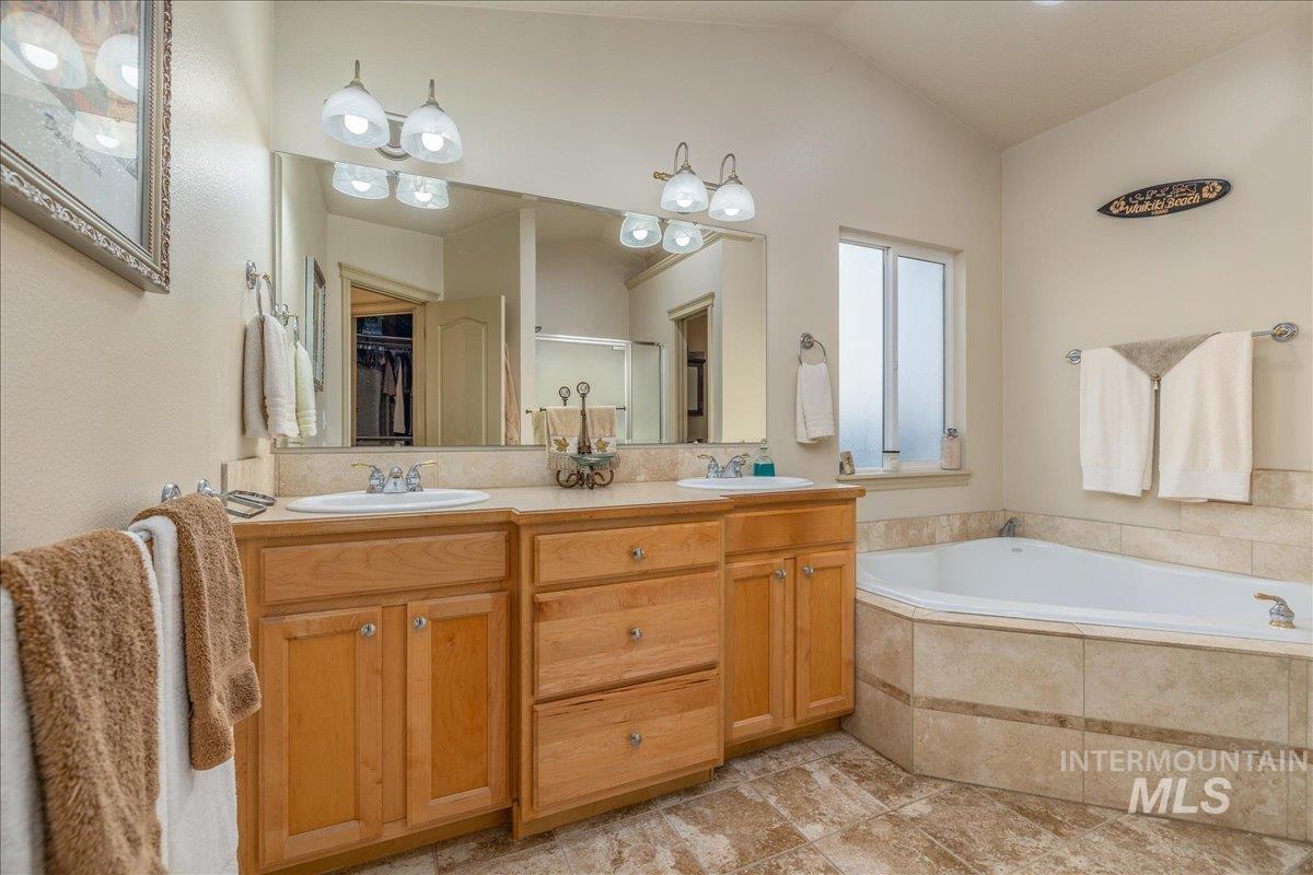 4049 E Trekker Rim Dr Property Photo 17