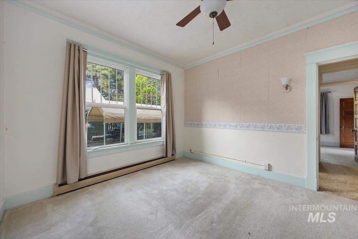 416 E Ave A Property Photo 20