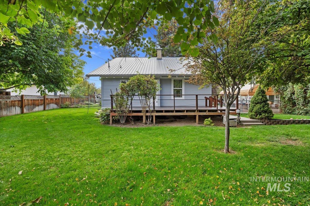 416 E Ave A Property Photo 31