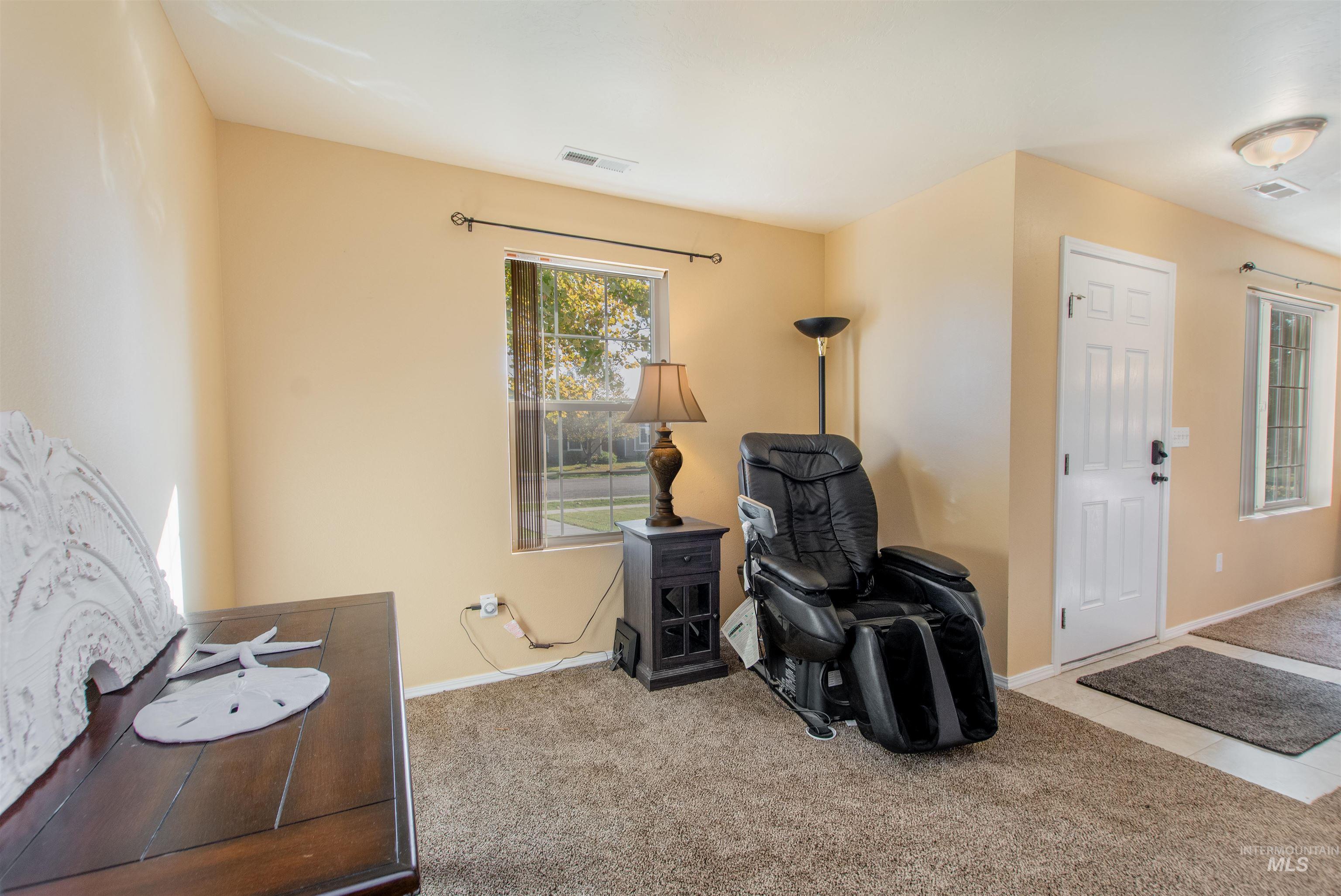 4253 S Overhill Way Property Photo 8