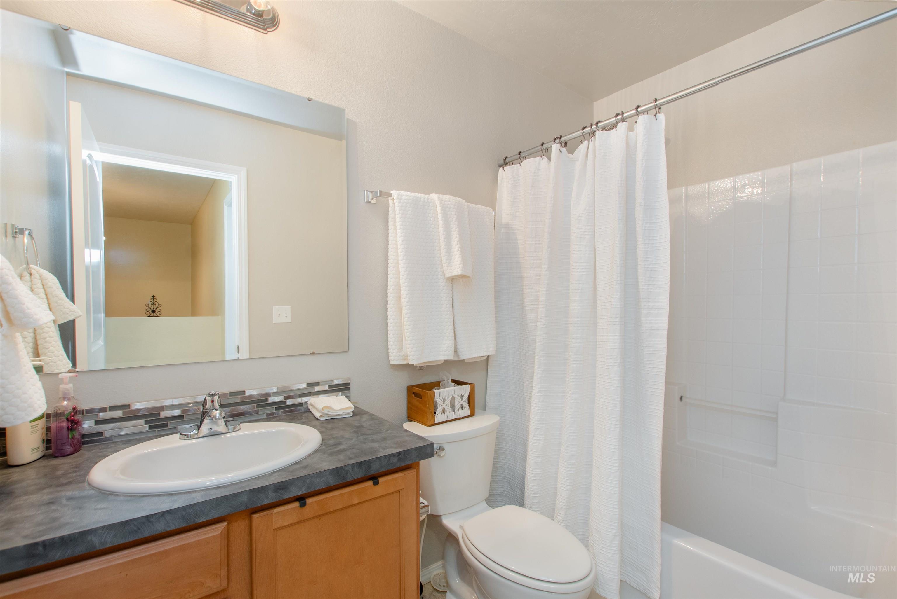 4253 S Overhill Way Property Photo 25