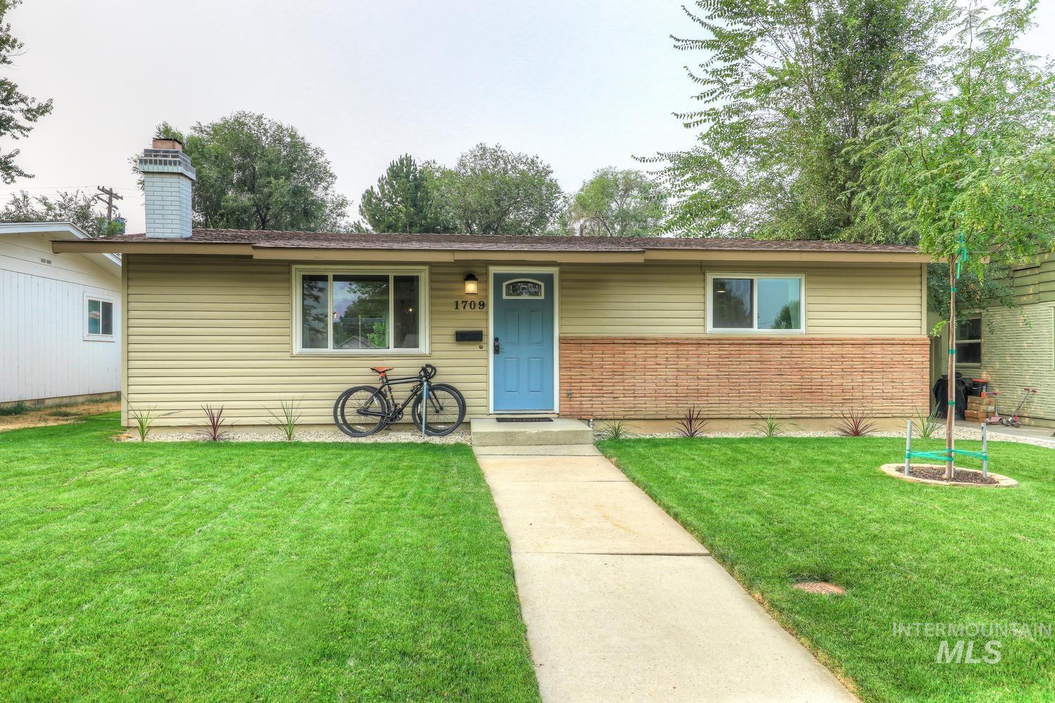 1709 S Abbs Property Photo 1