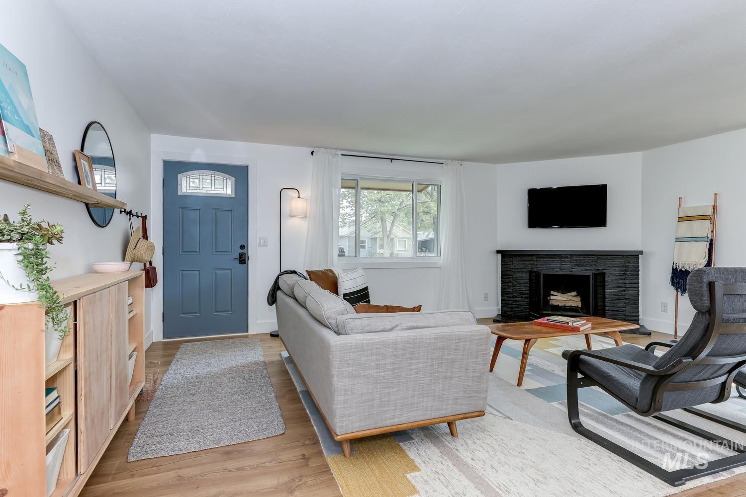 1709 S Abbs Property Photo 1