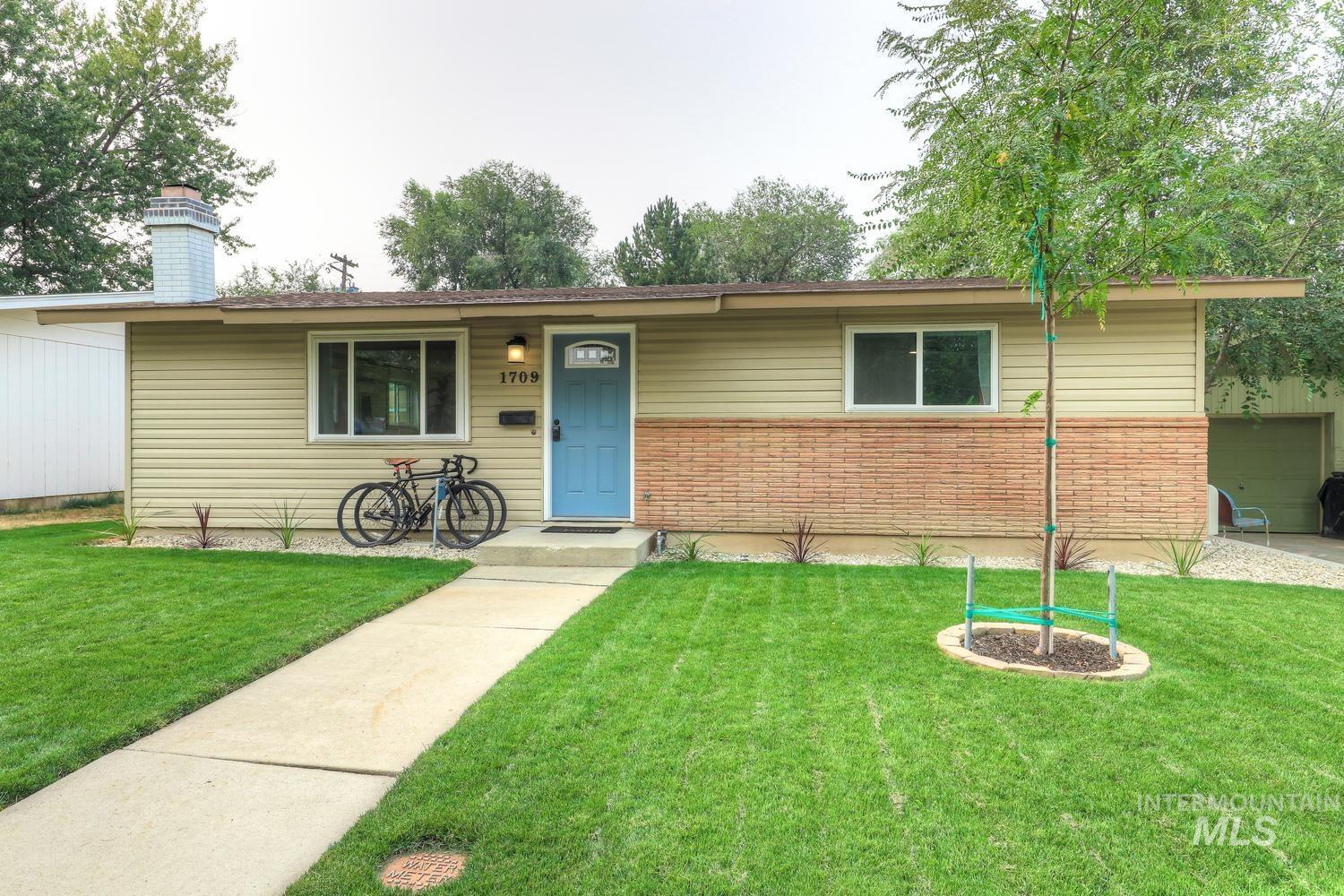 1709 S Abbs Property Photo 2
