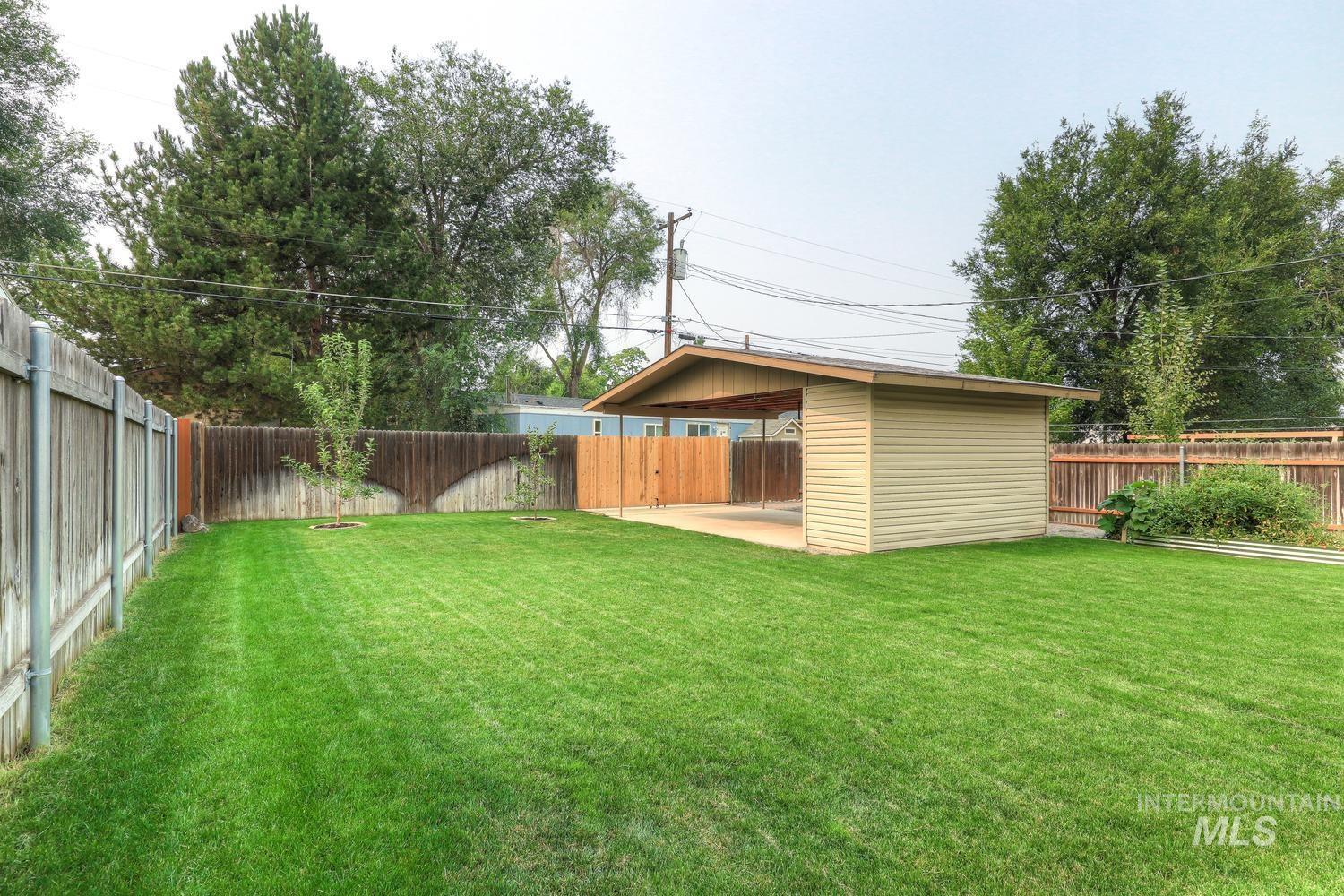 1709 S Abbs Property Photo 27
