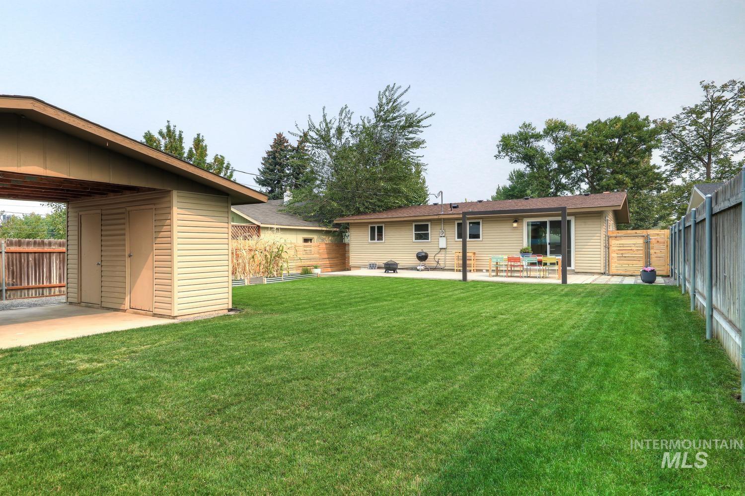 1709 S Abbs Property Photo 29