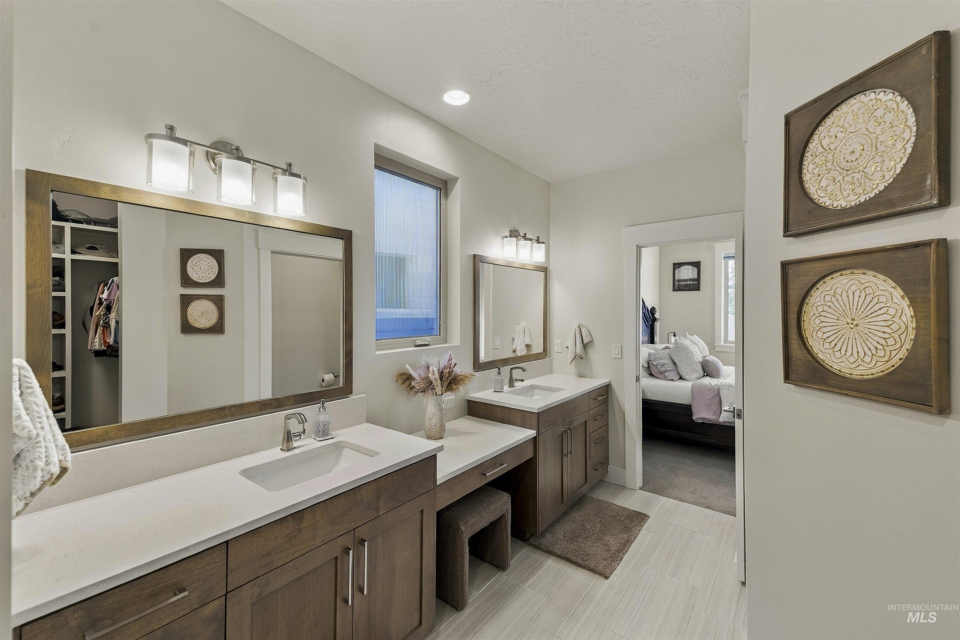 2477 E Galleon Property Photo 13