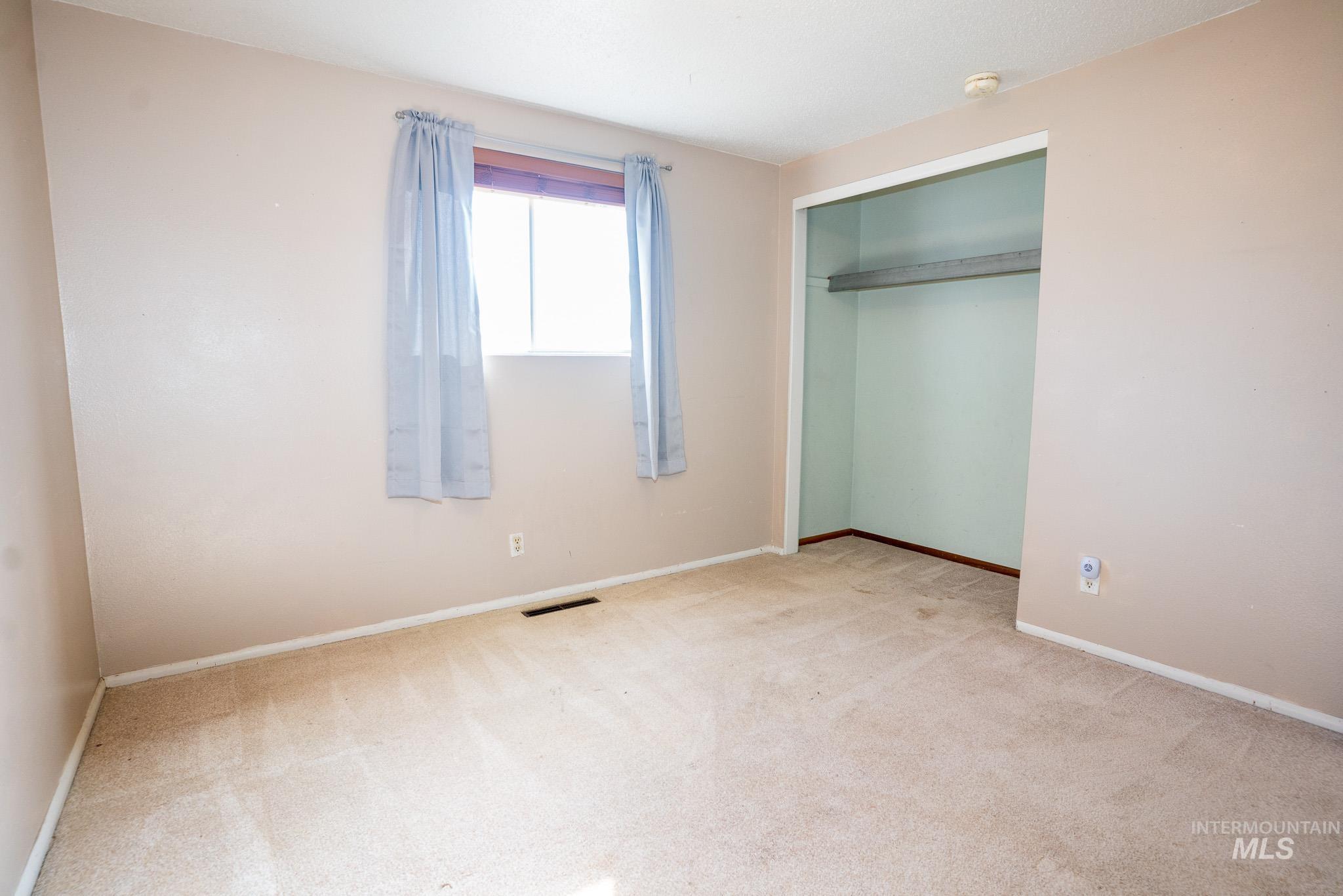 855 West St S. Property Photo 18