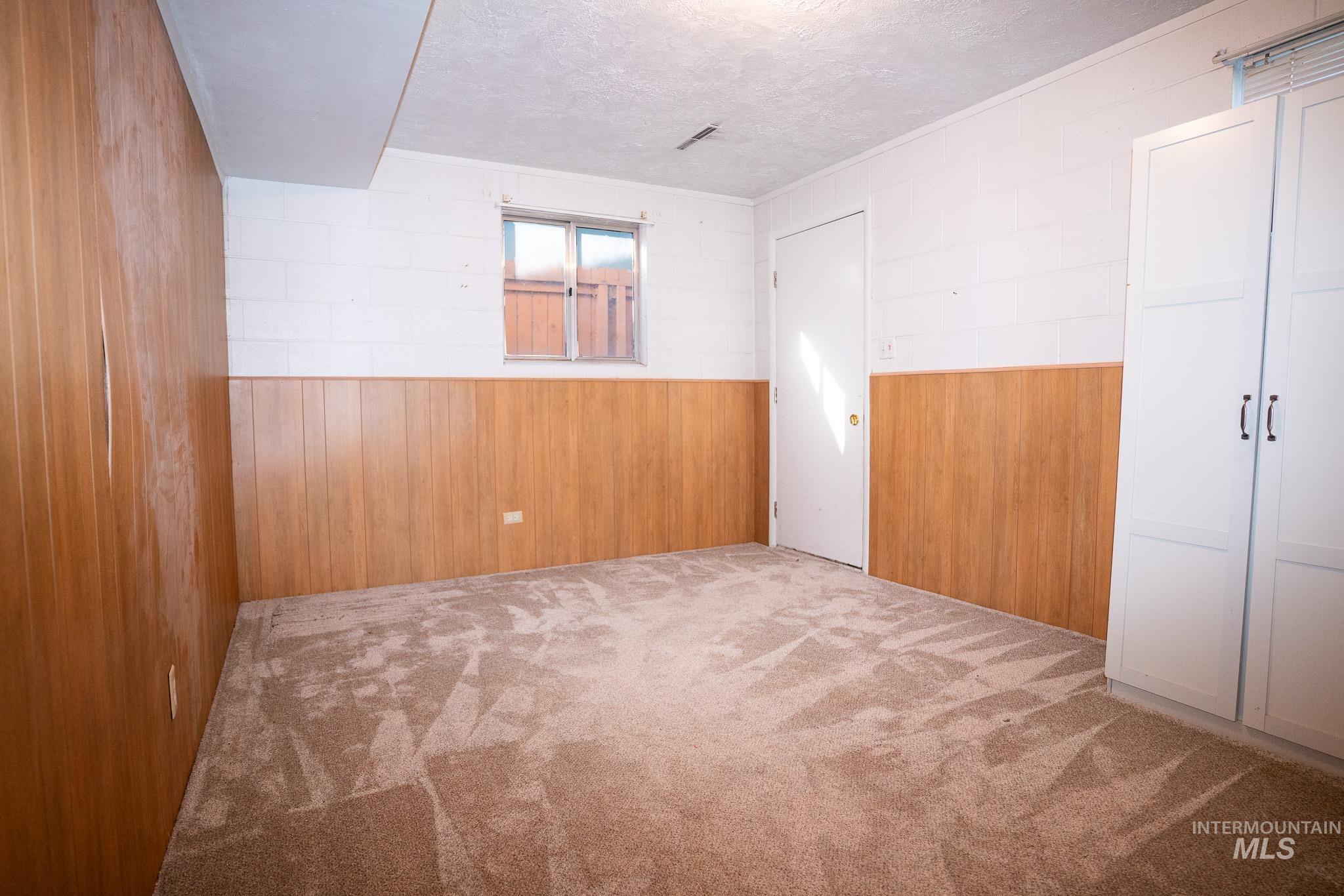855 West St S. Property Photo 23