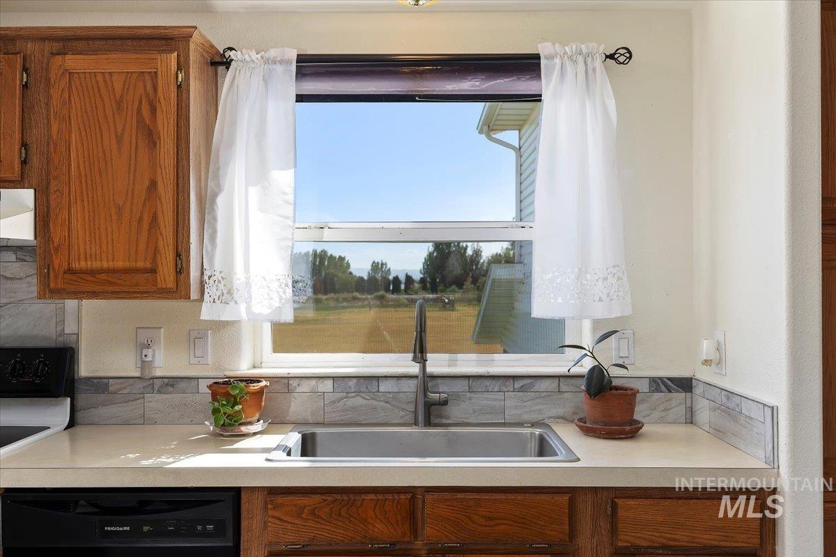583 E 300 S Property Photo 15