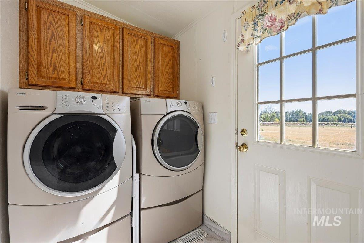 583 E 300 S Property Photo 29