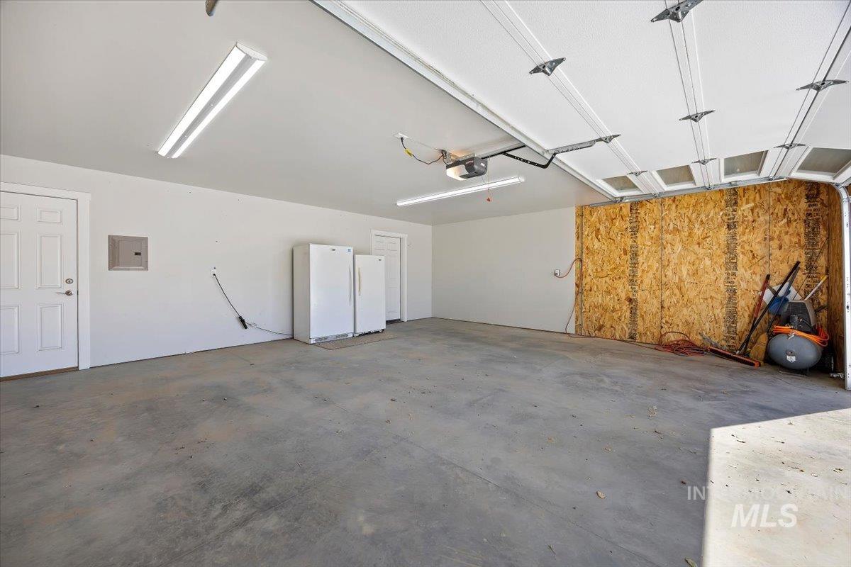 583 E 300 S Property Photo 30
