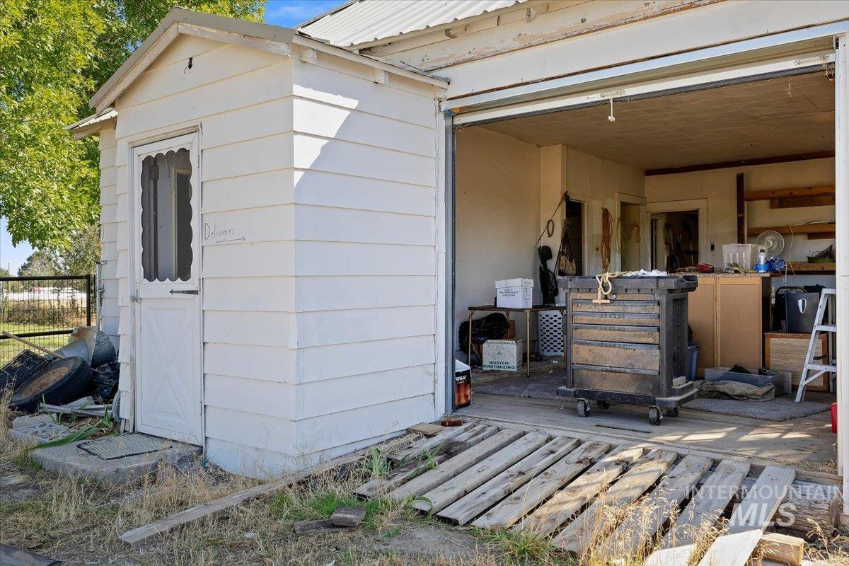 583 E 300 S Property Photo 38