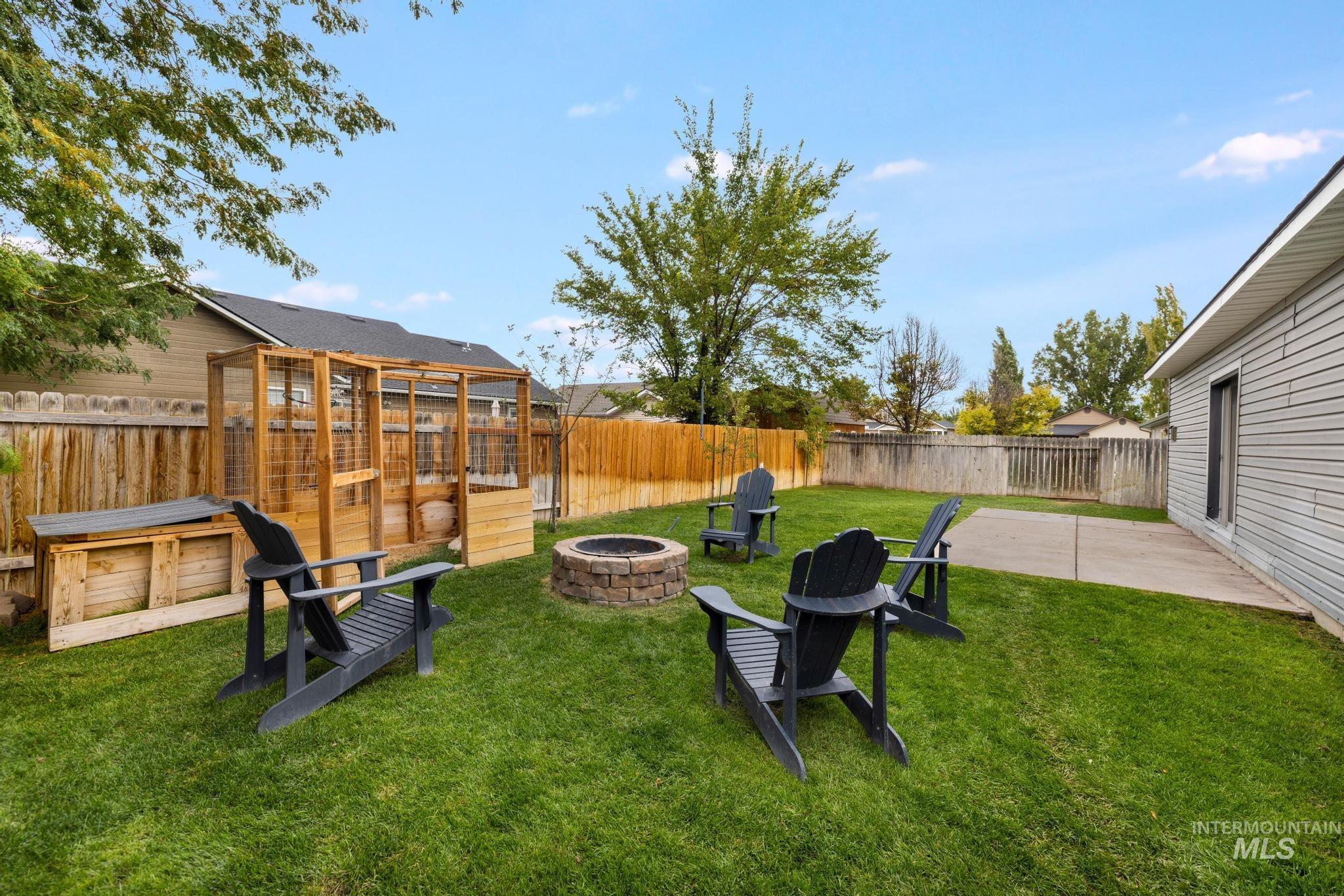 375 Joellen Dr. Property Photo 17